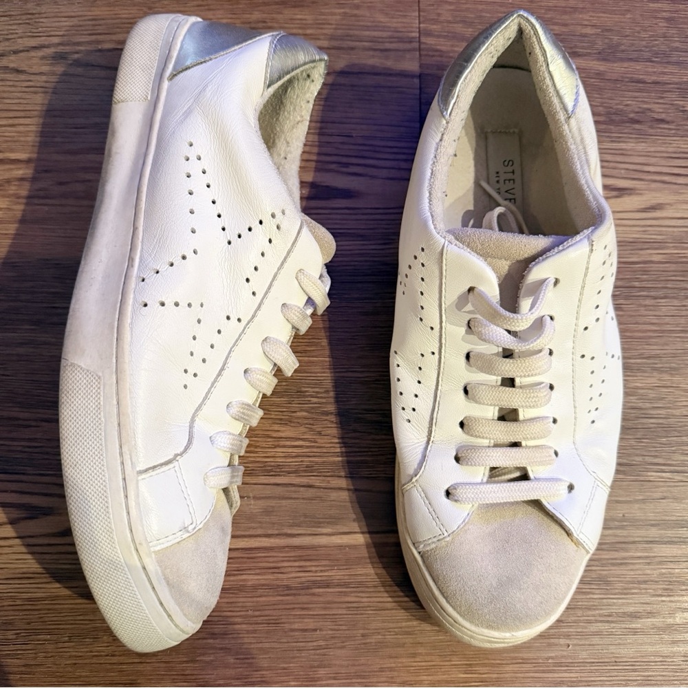 Steven by Steve Madden White Distressed Rezza Star Sneakers Size 8.5